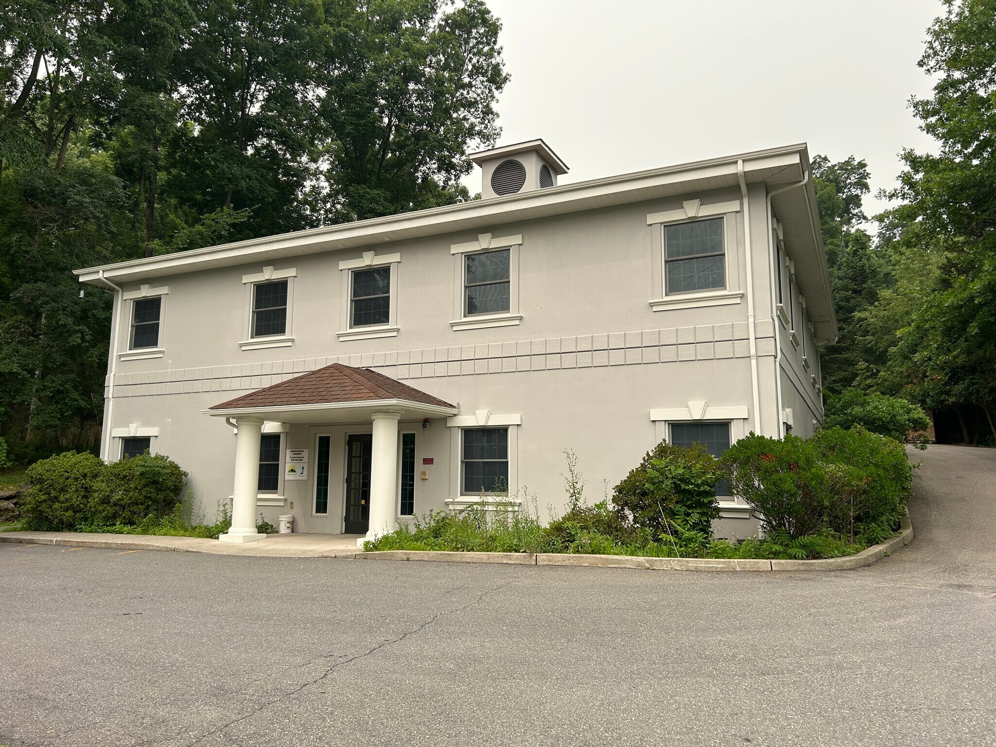 526 Independence Rd, East Stroudsburg, PA à vendre Photo du bâtiment- Image 1 de 17