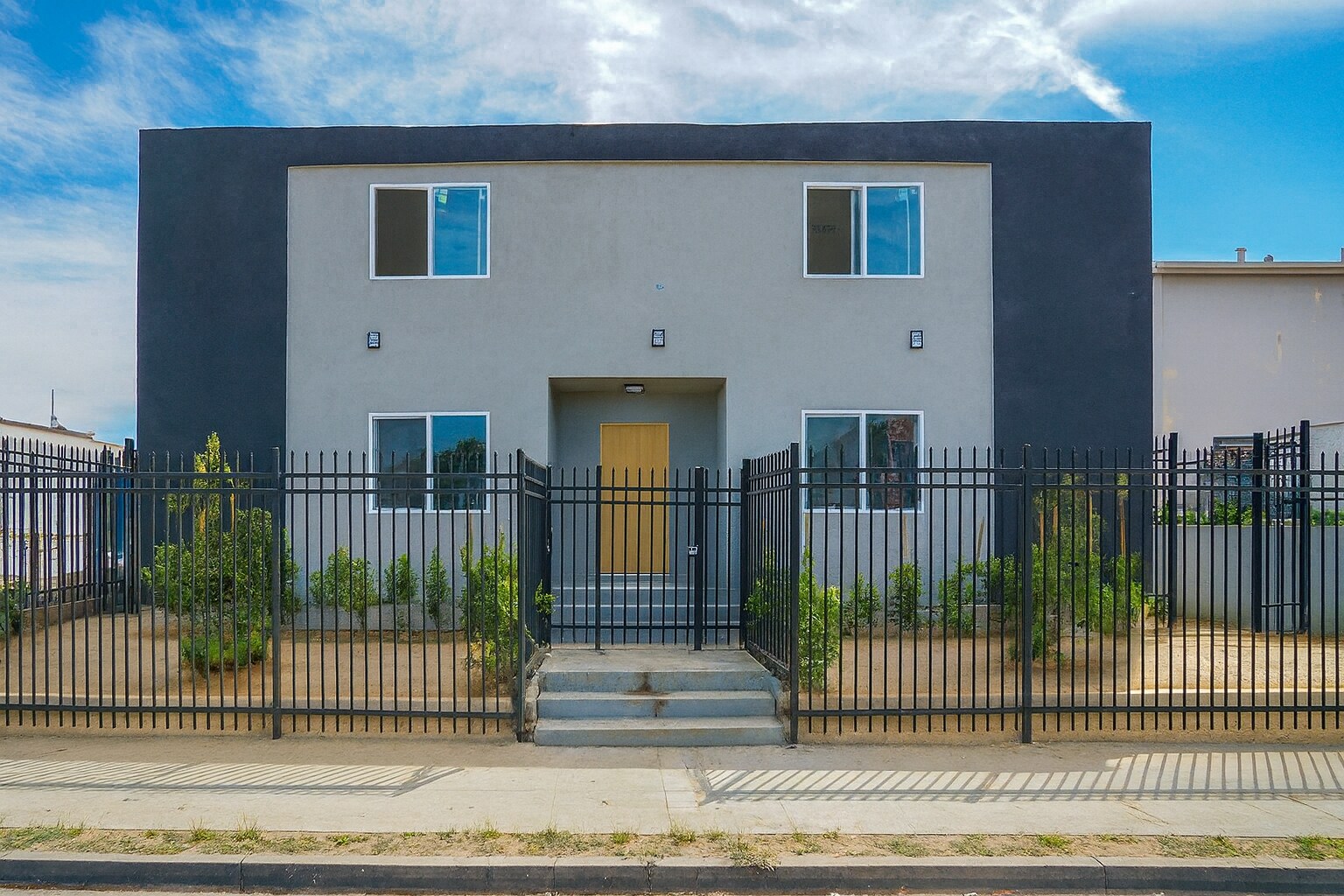 10412 S Figueroa St, Los Angeles, CA à vendre Photo du bâtiment- Image 1 de 1