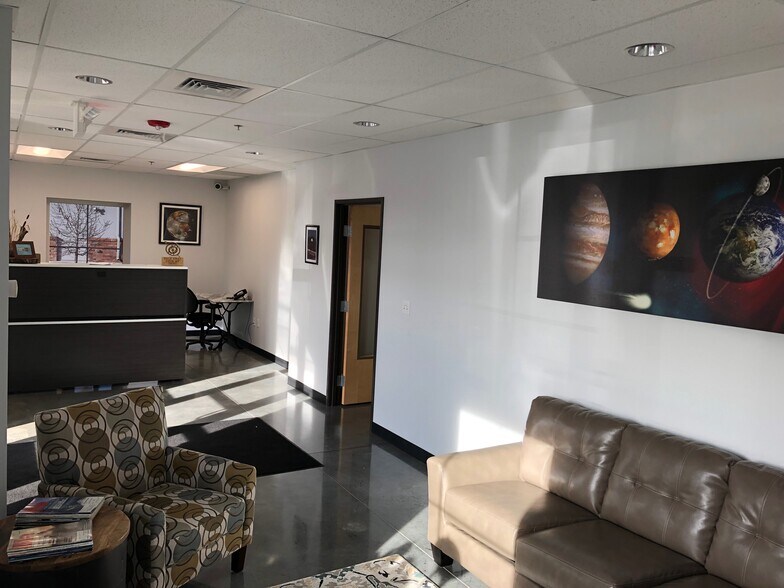 1567 Vista View Dr, Longmont, CO for lease - Building Photo - Image 2 of 32