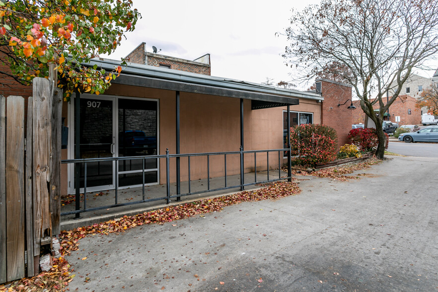 907 E Ash St, Columbia, MO for lease - Interior Photo - Image 2 of 19