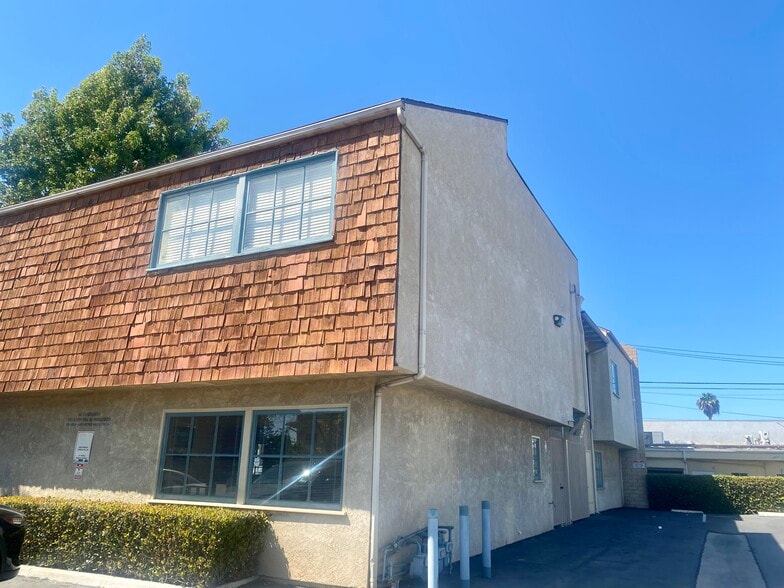 3004 Deodar Ave, Costa Mesa, CA for lease - Building Photo - Image 1 of 12