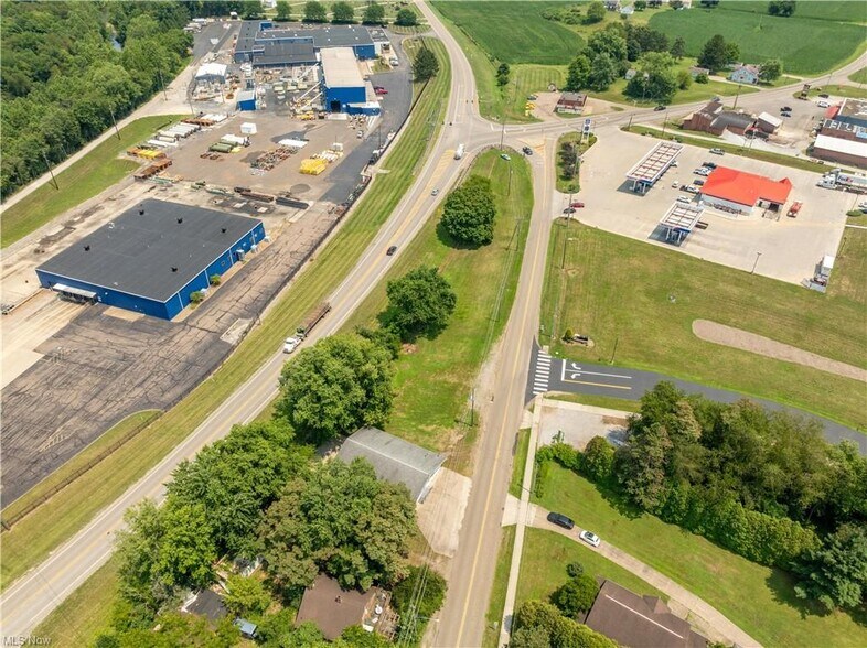 3249 Coral Rd, Malvern, OH for sale - Building Photo - Image 1 of 29