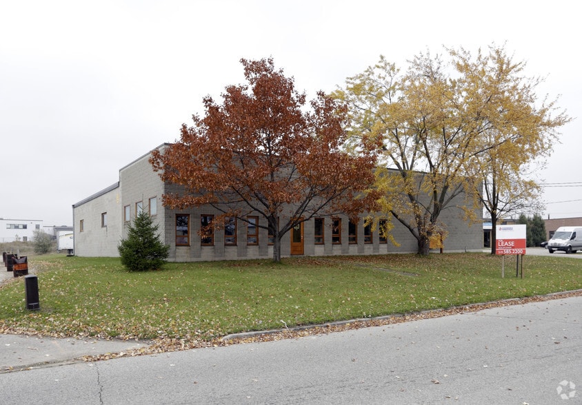 596 Colby Dr, Waterloo, ON for lease - Building Photo - Image 3 of 3