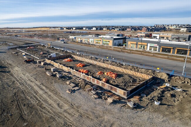 Plus de détails pour 3105 Main St SW, Airdrie, AB - Commerce de détail à vendre