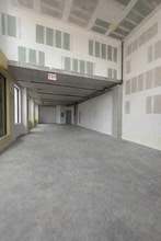 4-34 26th Ave, Astoria, NY à louer Photo intérieure- Image 2 de 7