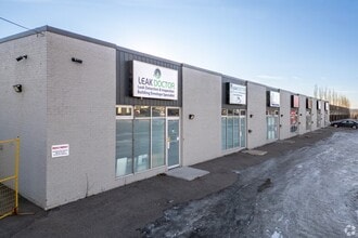 1247 36th Ave NE, Calgary, AB for sale Interior Photo- Image 2 of 14