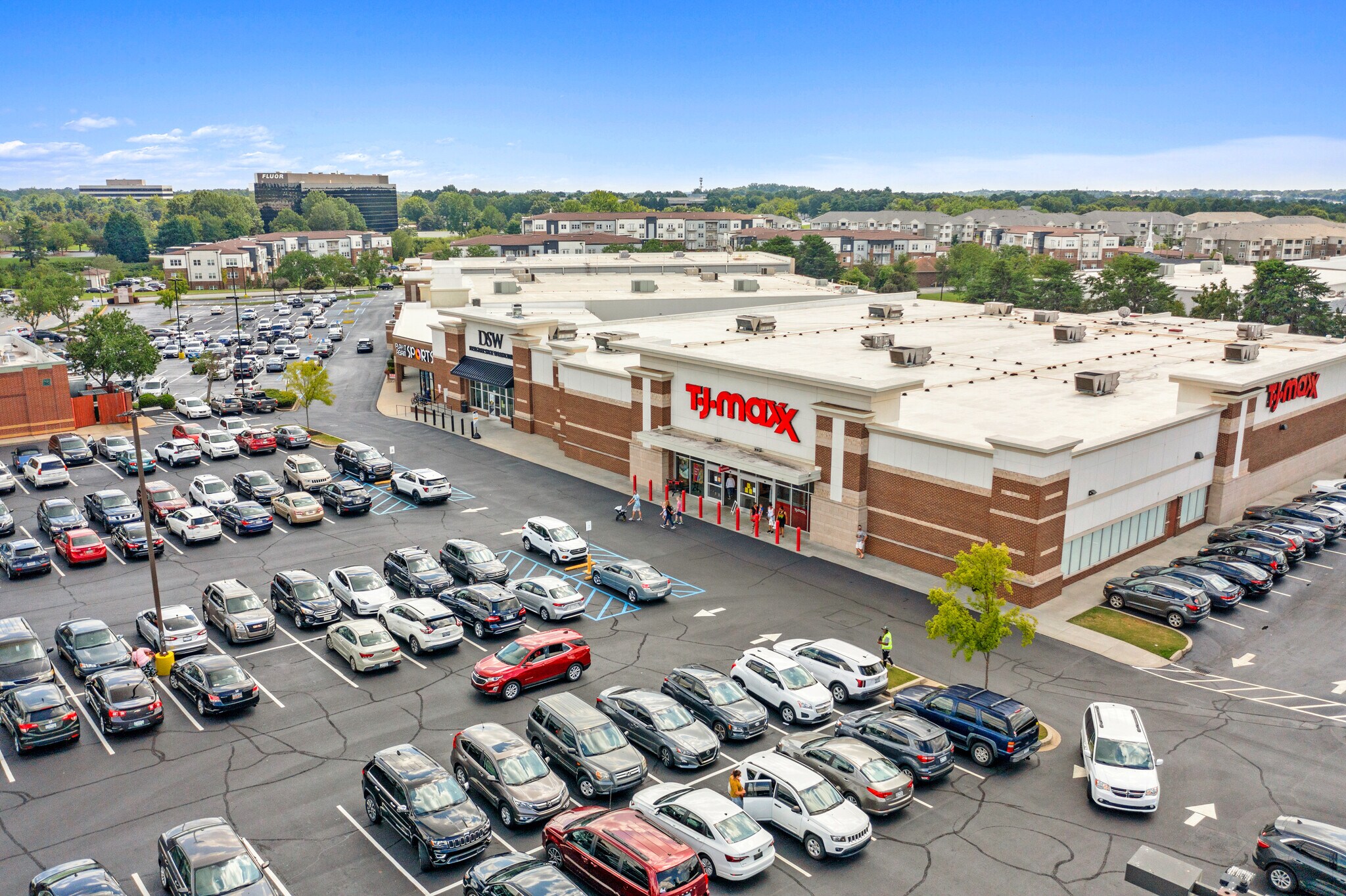 828-850 Woods Crossing Rd, Greenville, SC à louer Photo du bâtiment- Image 1 de 17