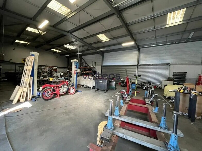 Flex in Cugnaux for lease - Interior Photo - Image 3 of 4