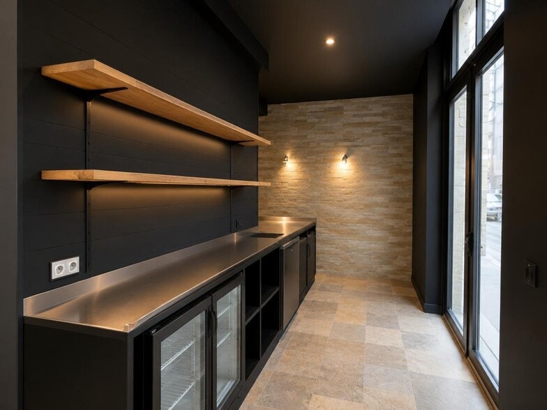 24 Galerie Montmartre, Paris for lease - Interior Photo - Image 2 of 3