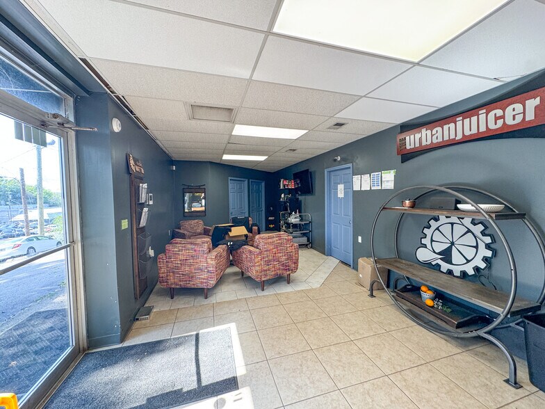 2110 Carson St, Nashville, TN à louer - Photo du bâtiment - Image 3 de 6