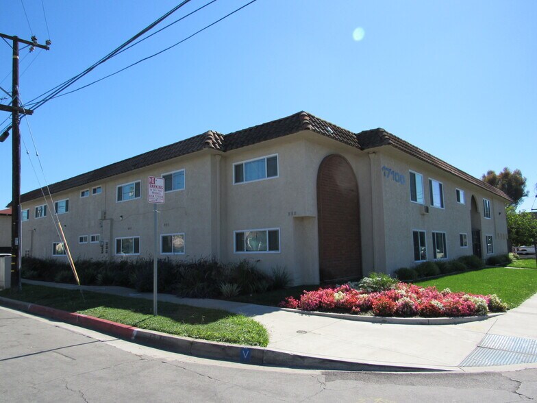 17100 Downey Ave, Bellflower, CA à vendre - Photo du bâtiment - Image 2 de 11