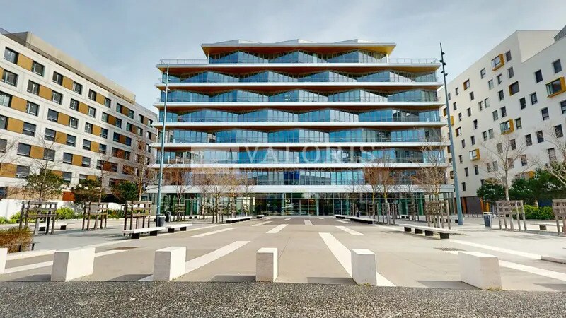 Office in Vénissieux for lease - Building Photo - Image 3 of 11