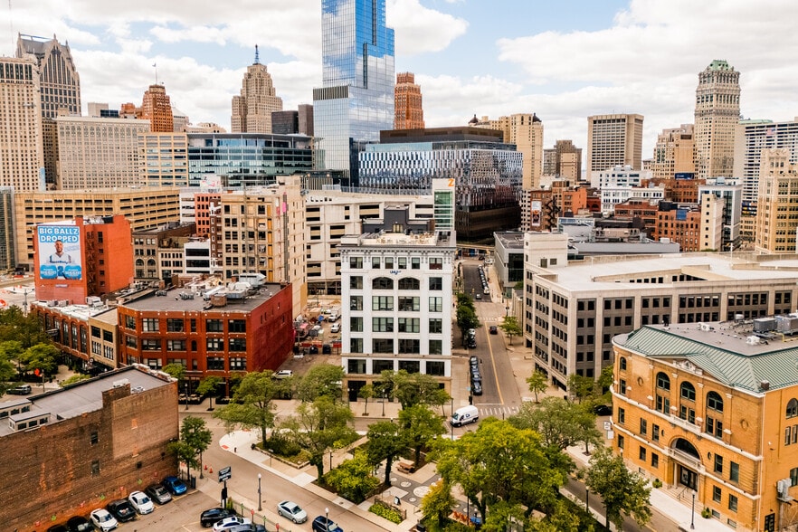 230 E Grand River Ave, Detroit, MI for lease - Building Photo - Image 3 of 9