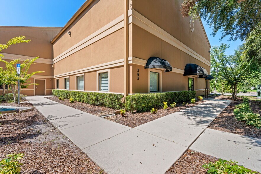 585 Commonwealth Blvd, Port Orange, FL à vendre - Photo du bâtiment - Image 2 de 41