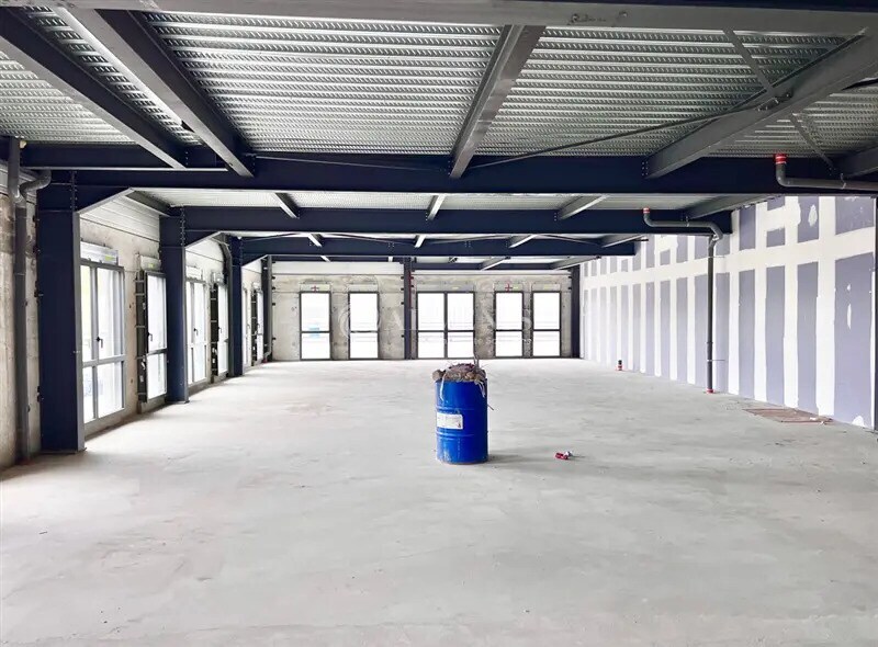 Office in Limas for lease Interior Photo- Image 1 of 8