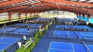 Plus de détails pour 2525 Country Club Blvd, Orange Park, FL - Sports et divertissement à vendre