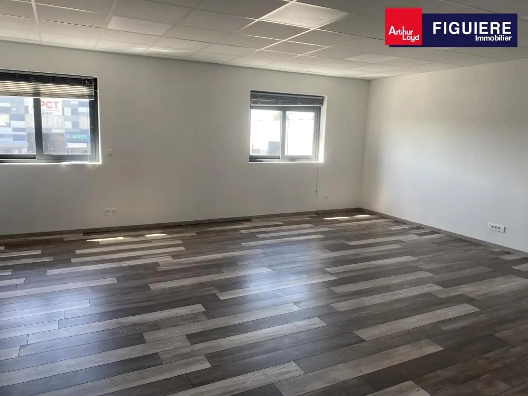Bureau dans Pélissanne à louer Photo intérieure- Image 1 de 15