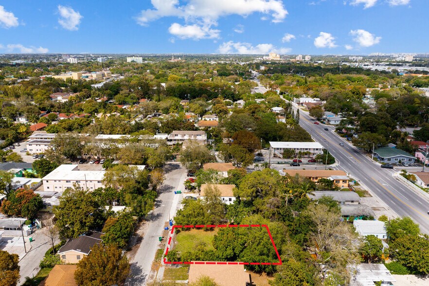 5527 NW Miami Ct, Miami, FL à vendre - Photo du bâtiment - Image 2 de 2