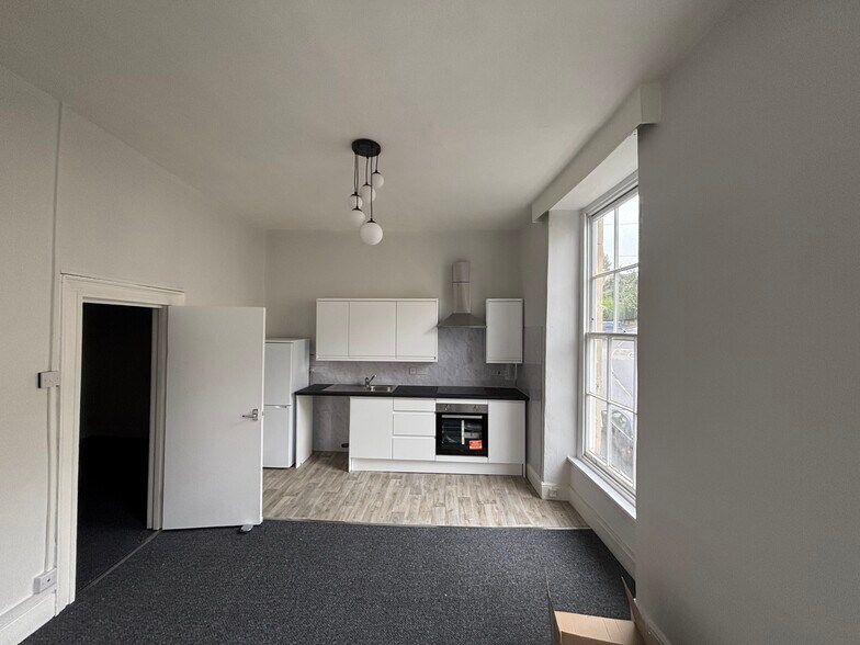 4 Bath St, Frome à vendre - Photo du bâtiment - Image 3 de 15