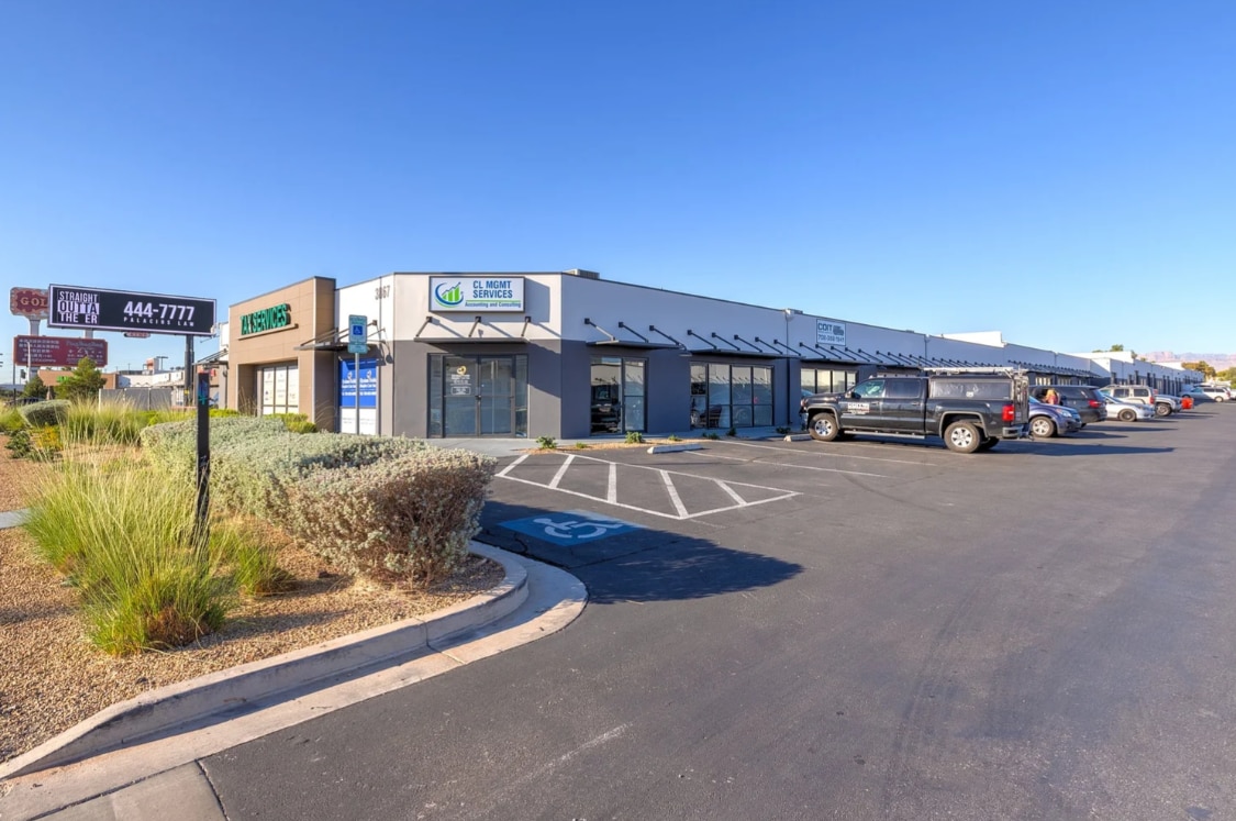 3871 S Valley View Blvd, Las Vegas, NV for lease Primary Photo- Image 1 of 7