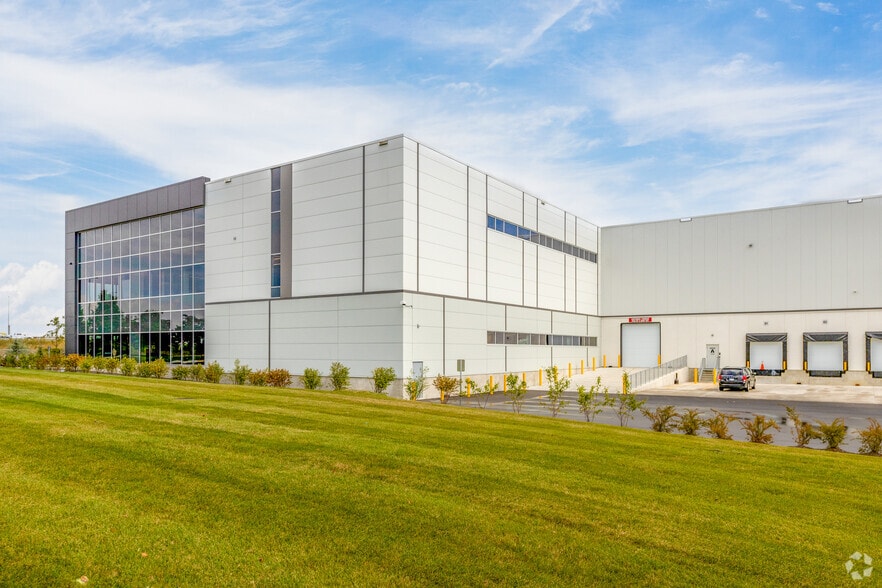 5400 Explorer Dr, Mississauga, ON for sale - Primary Photo - Image 1 of 1