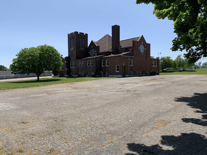 4494 Morrish Rd, Swartz Creek, MI à vendre - Photo du bâtiment - Image 2 de 6