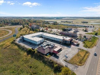 Plus de détails pour 5450 27th St, Moline, IL - Services hôteliers à vendre