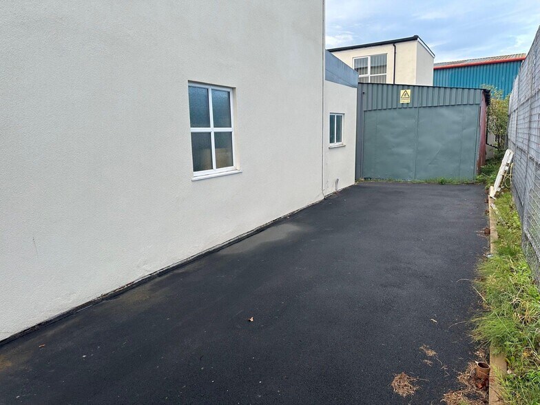 Oak Rd, Wrexham à louer - Photo du bâtiment - Image 2 de 8