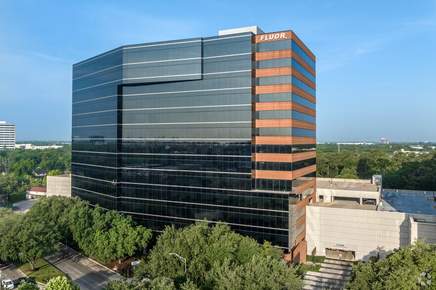 737 N Eldridge Pky, Houston, TX for sale - Building Photo - Image 3 of 4