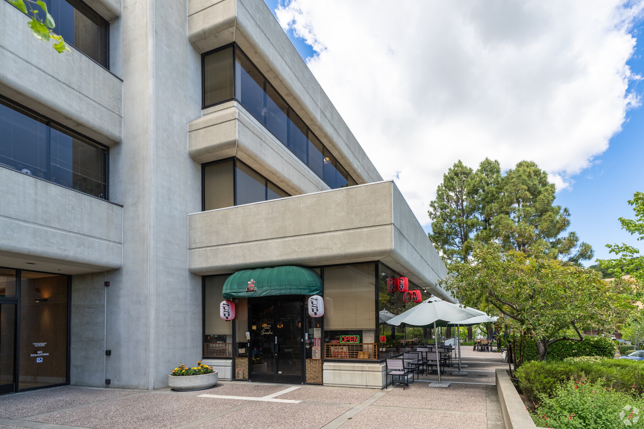 100 Smith Ranch Rd, San Rafael, CA for lease Building Photo- Image 1 of 2