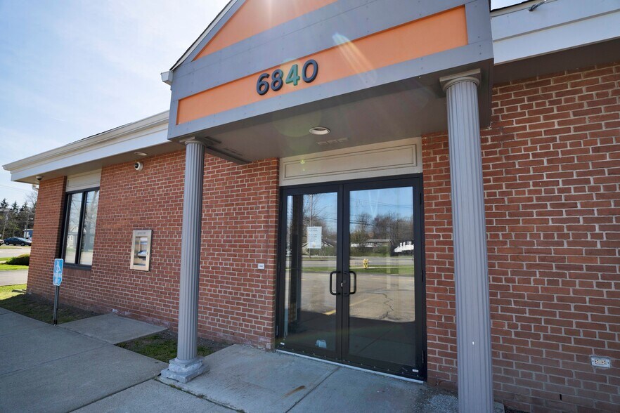 6840 Erie Rd, Derby, NY à louer - Photo du bâtiment - Image 3 de 15
