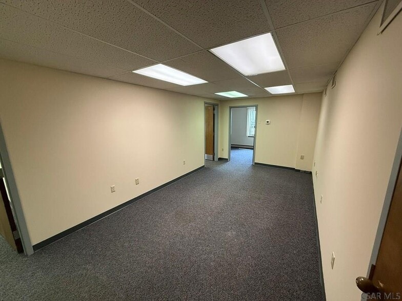 244 Walnut St, Johnstown, PA for lease - Interior Photo - Image 3 of 13