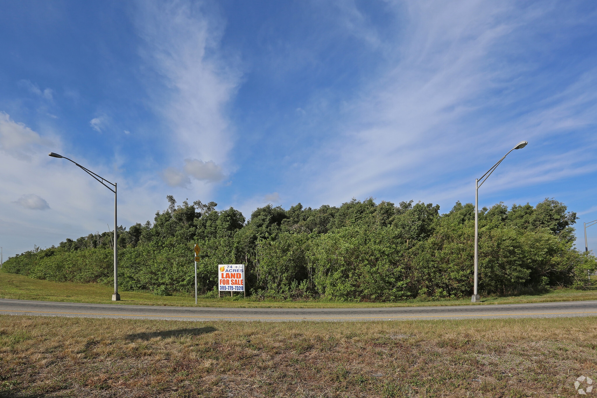 N Krome Ave, Hialeah, FL à vendre Photo principale- Image 1 de 12