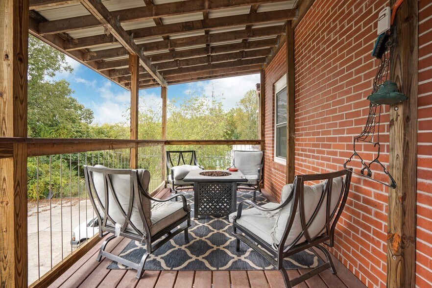 6 Sanderson St, Hayesville, NC à vendre - Photo du bâtiment - Image 3 de 30