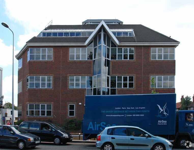 84 Lower Mortlake Rd, Richmond à louer - Photo principale - Image 1 de 2