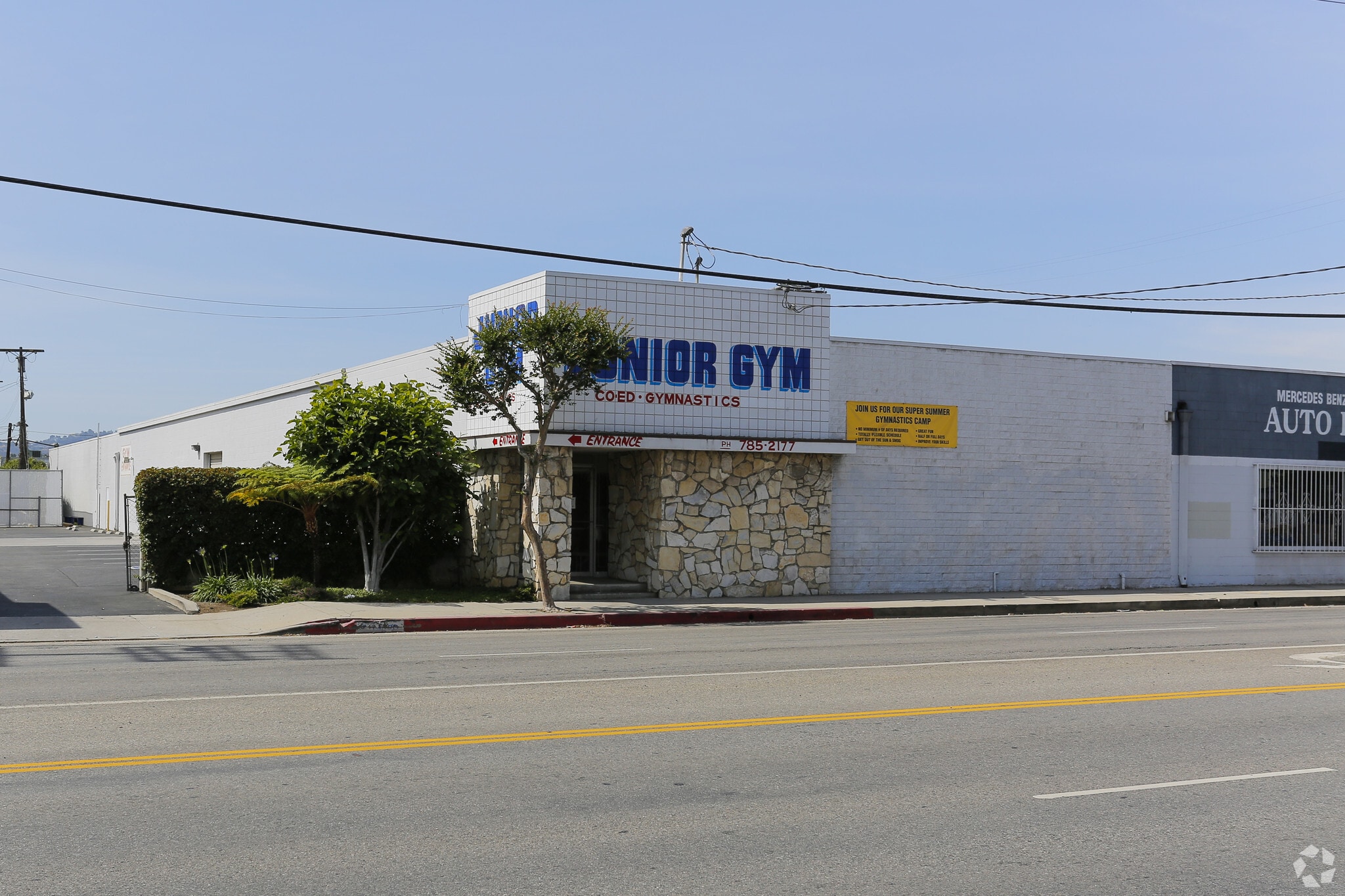 14720-14726 Oxnard St, Van Nuys, CA for lease Primary Photo- Image 1 of 5