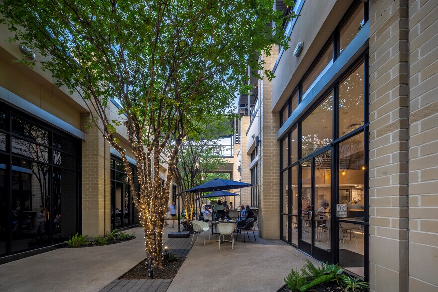 798 Sorella Ct, Houston, TX for lease - Primary Photo - Image 1 of 2