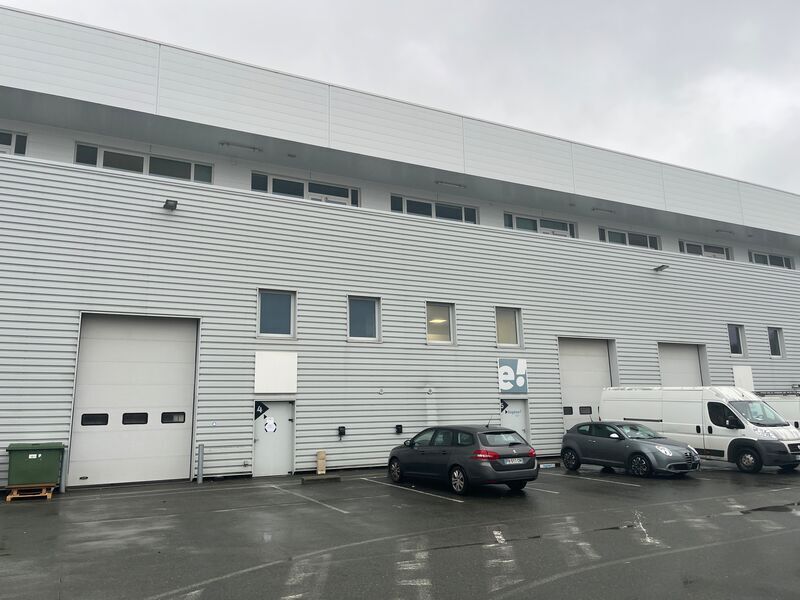 Flex in Floirac for lease Building Photo- Image 1 of 9