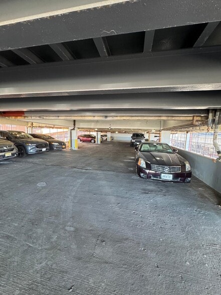 3111 Ocean Pky, Brooklyn, NY for sale - Building Photo - Image 3 of 6