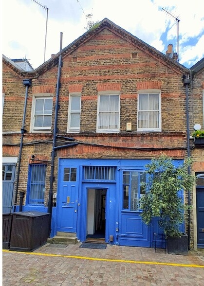 26-26A Astwood Mews, London for lease - Primary Photo - Image 1 of 4