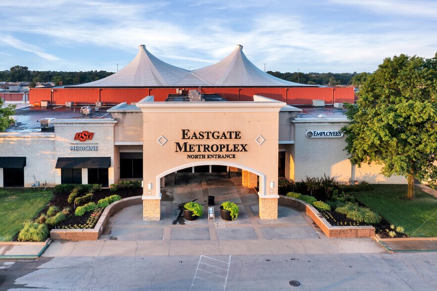 14002 E 21st St, Tulsa, OK à louer - Photo du bâtiment - Image 2 de 7