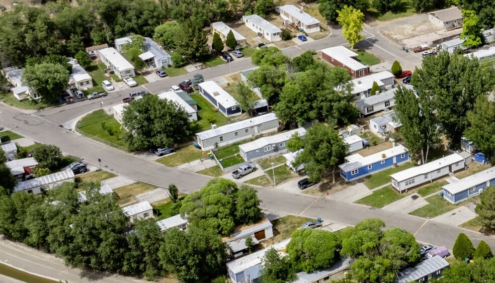 Western Slope Portfolio portfolio of 4 properties for sale on LoopNet.ca - Building Photo - Image 1 of 10