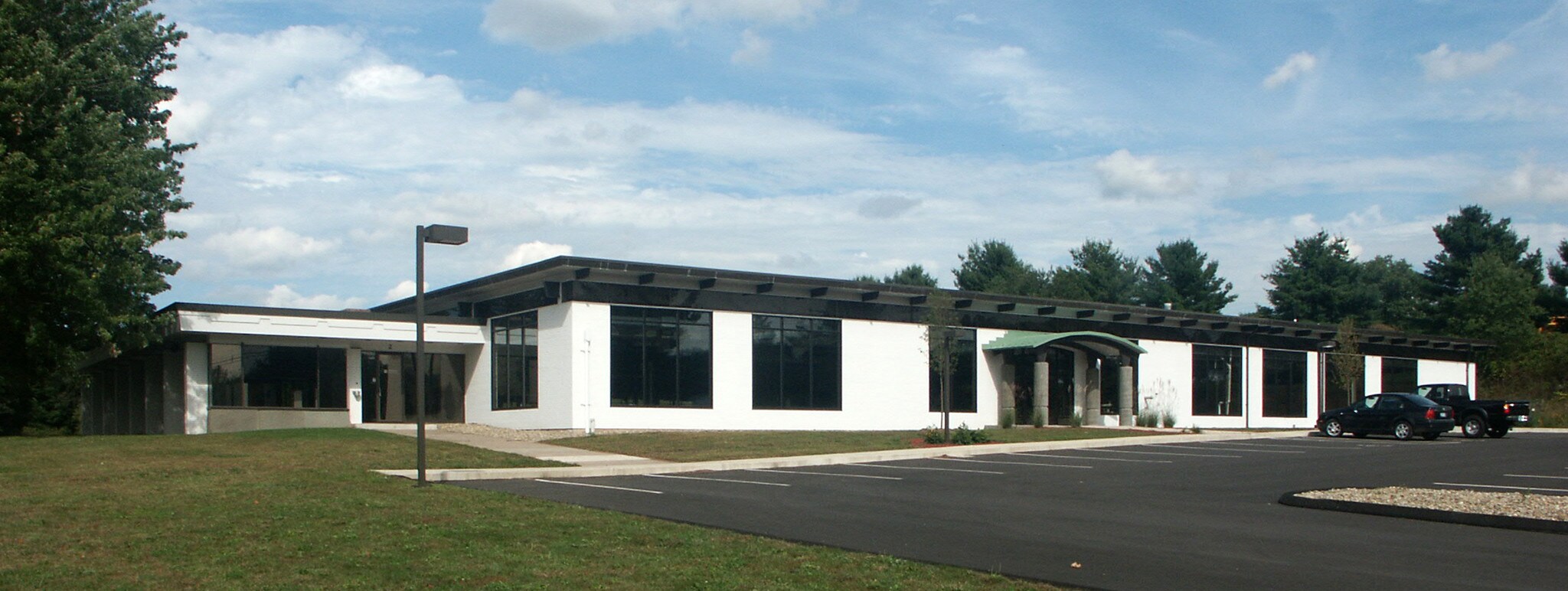 2 Barnes Industrial Park Rd S, Wallingford, CT à louer Photo principale- Image 1 de 3