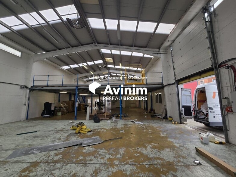 Industrial in Argenteuil for lease - Interior Photo - Image 2 of 8