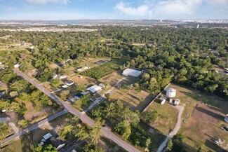 Plus de détails pour 16326 Bear Bayou Dr, Channelview, TX - Vente au détail à vendre