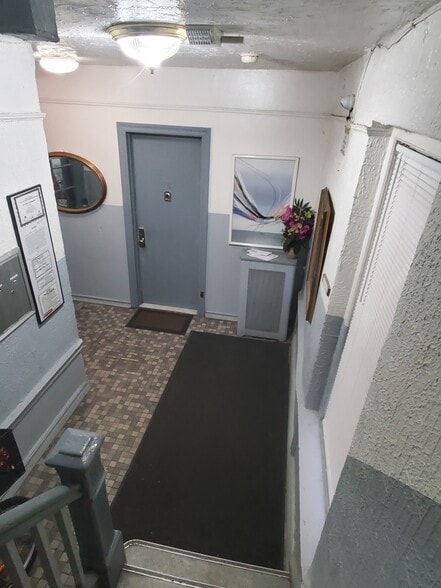 988 Dumont Ave, Brooklyn, NY for sale - Lobby - Image 3 of 4