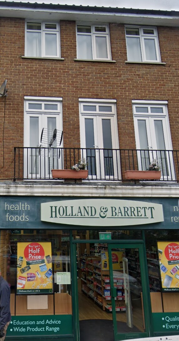 35 Oakdene Parade, Cobham à louer Photo principale- Image 1 de 2