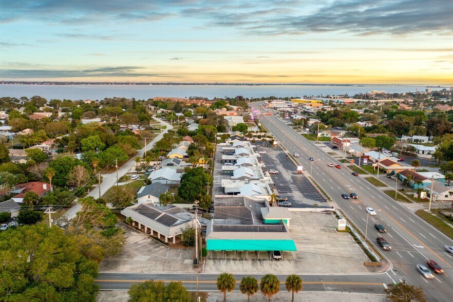 525 N Harbor City Blvd, Melbourne, FL à vendre - Photo du bâtiment - Image 2 de 78