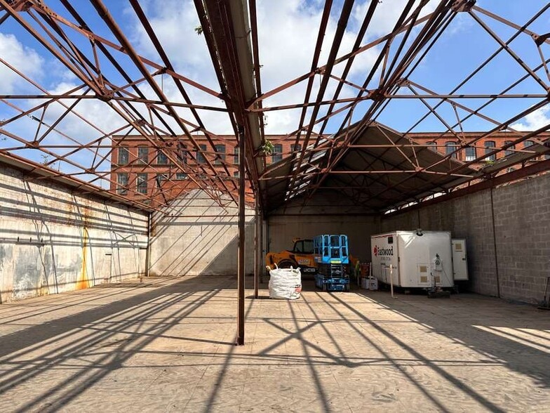 302 Newtownards Rd, Belfast à louer - Photo du bâtiment - Image 2 de 4