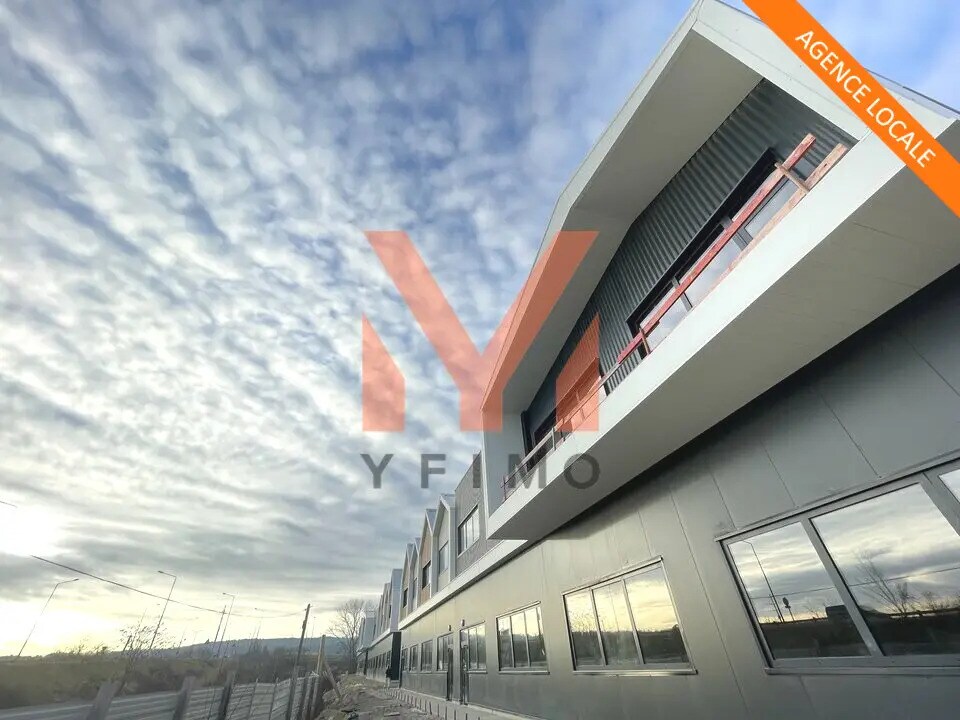 Flex in Flins-sur-Seine for sale Building Photo- Image 1 of 6